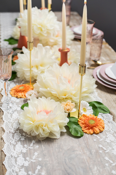 Dekoracja bibułowa Kwiaty, kremowy, 30-20 cm (1 op. / 5 szt.) - obrazek 4