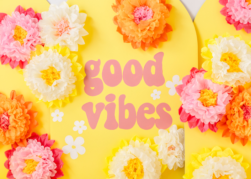 Dekoracja bibułowa Kwiaty, kremowy, 30-20 cm (1 op. / 5 szt.) - obrazek 6