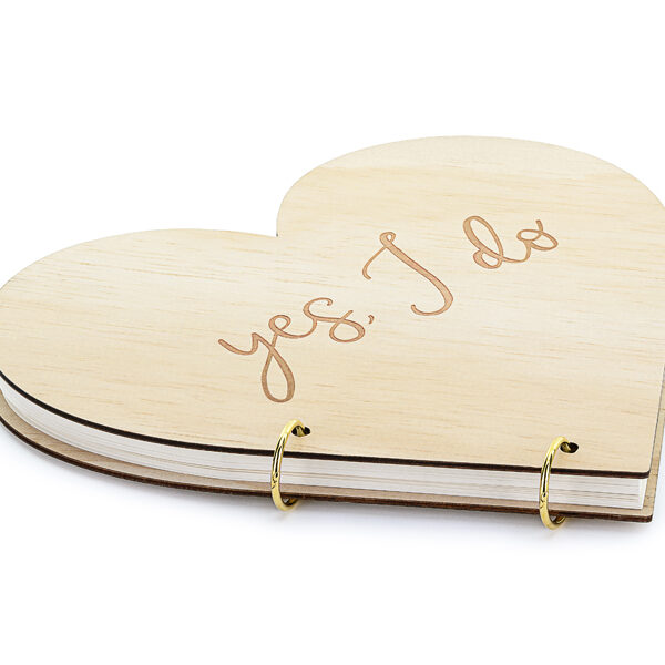 Drewniana księga gości - Serce, 26.5x25 cm