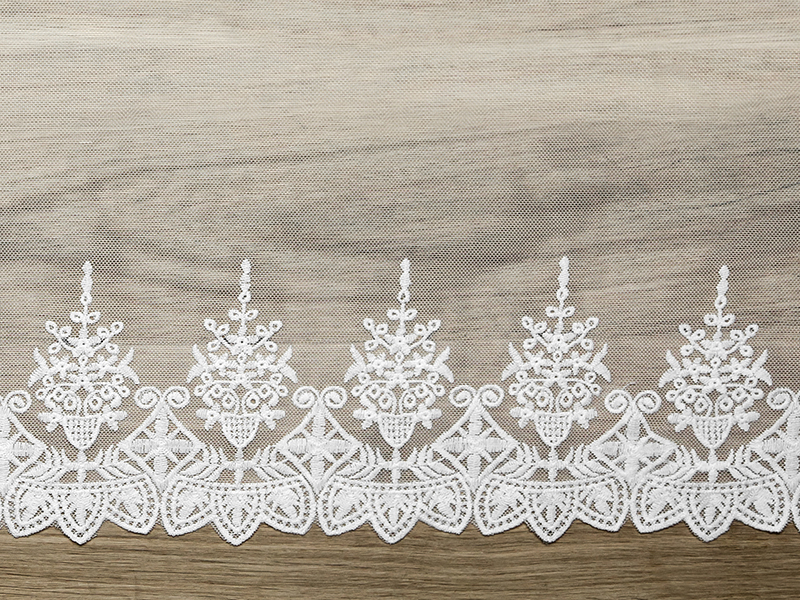 Koronka, złamana biel, 0,45 x 9m (1 szt. / 9 mb.) - obrazek 2