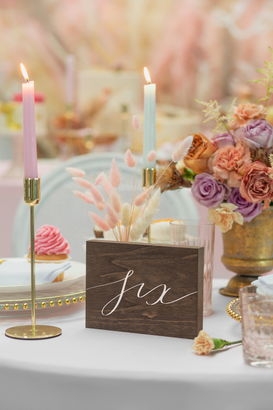 Drewniany numer na stół ''Six'', 2x18x12.5 cm - obrazek 2