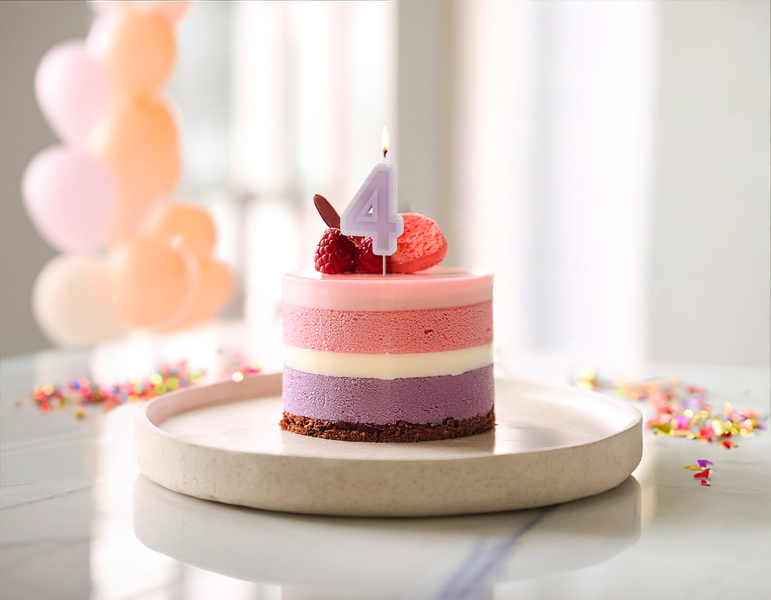 Świeczka urodzinowa Cyferka 4, fiolet, 6 cm - obrazek 2