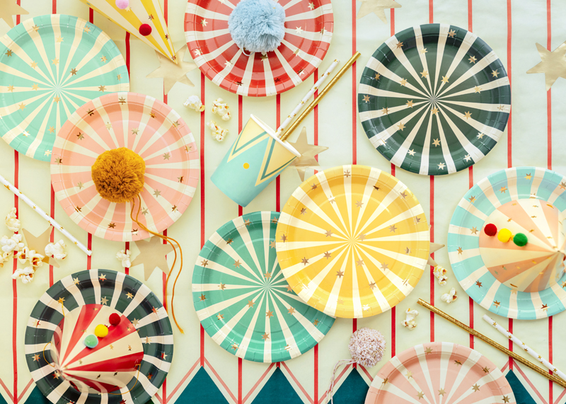 Talerzyki Paski Cyrk, 18x18 cm, mix (1 op. / 6 szt.) - obrazek 2