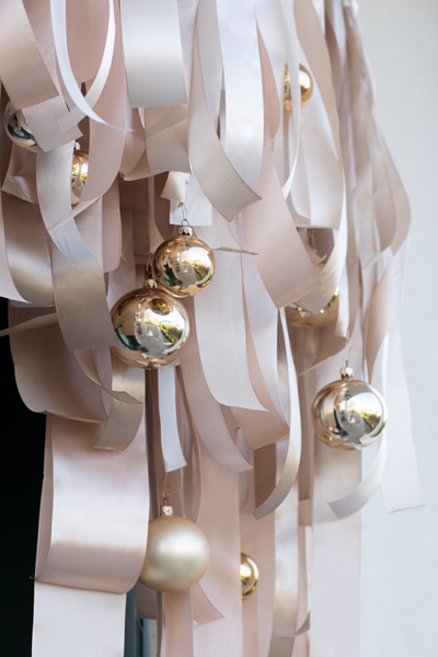 Tasiemka satynowa, złamana biel, 50mm/25m - obrazek 2